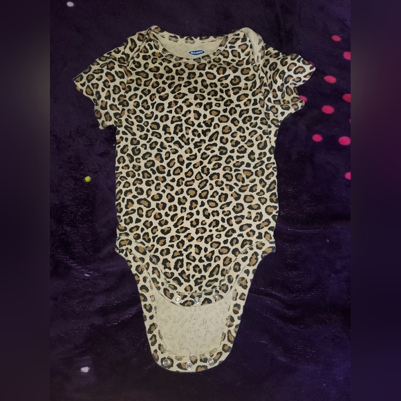 Old navy leopard print (18-24m) - Picture 1 of 3